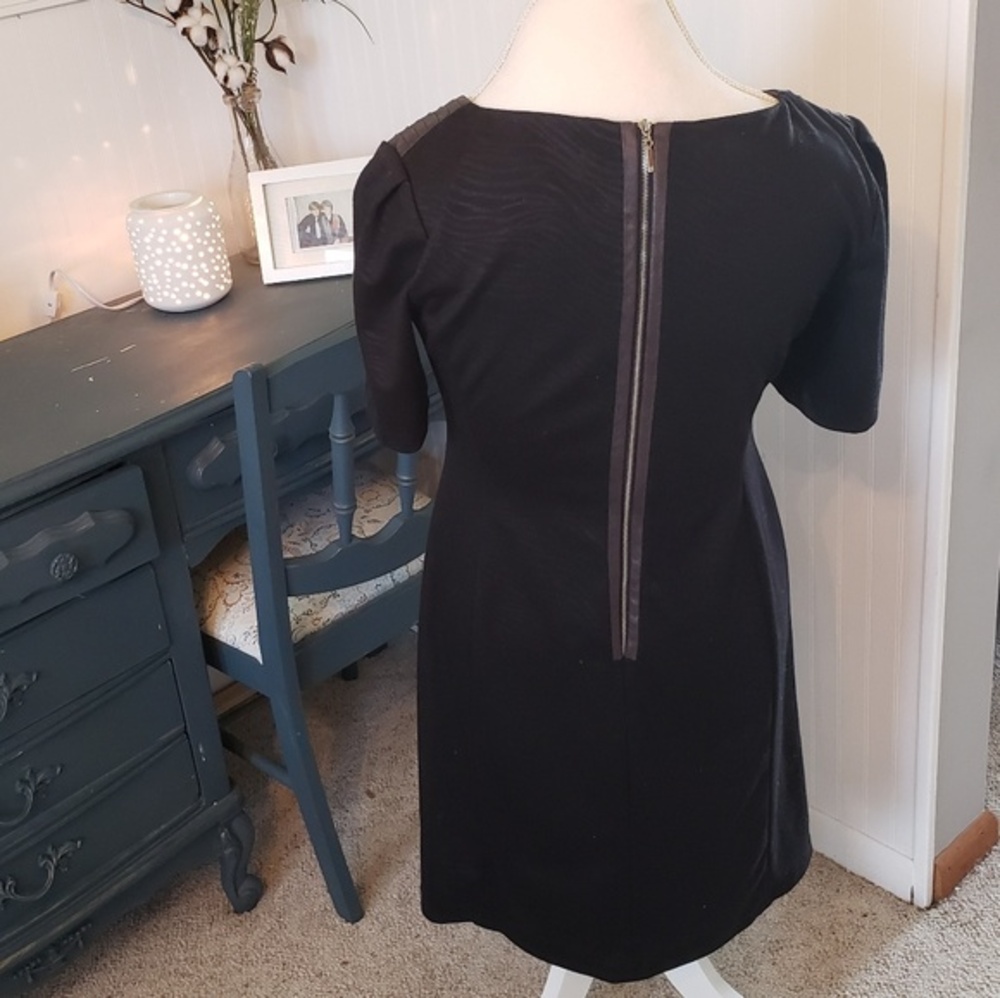 Donna‎ Morgan leather striping black dress Size 8 - Picture 8 of 8